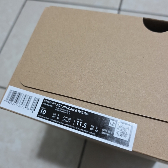 Empty Shoe Box - Picture 2 of 7